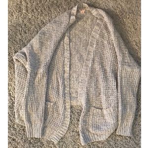 Oversized sweater perfect for leggings!!